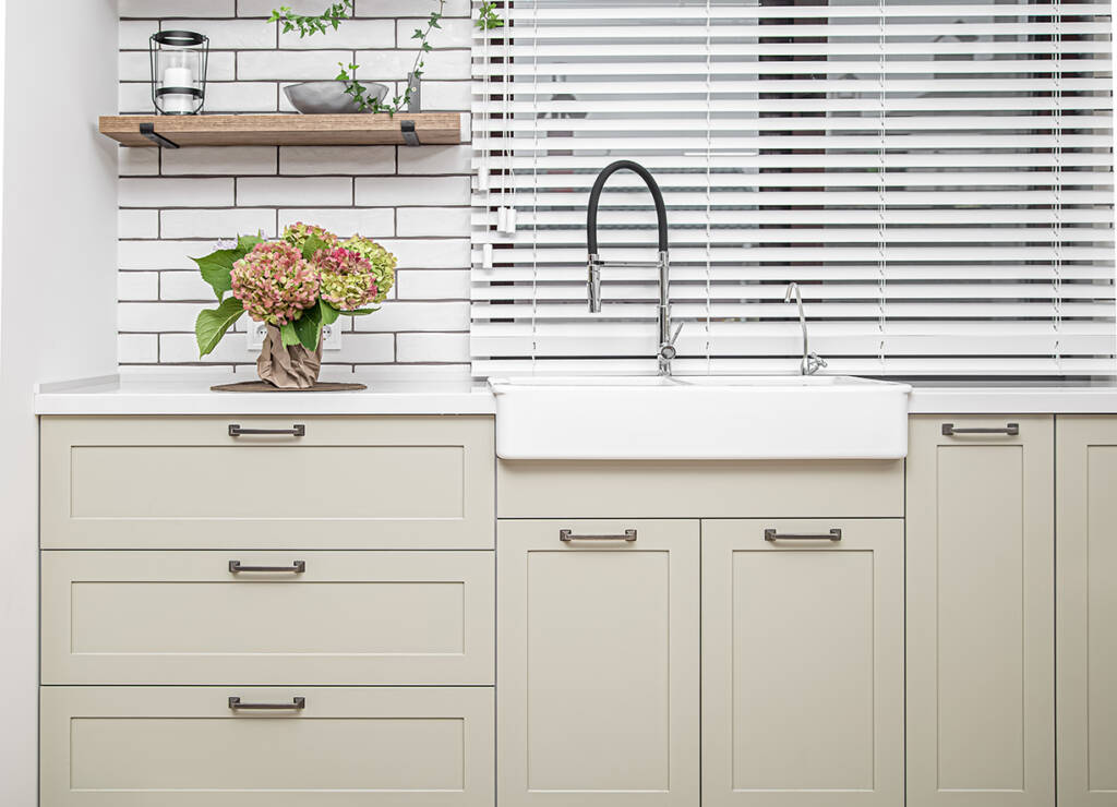 white-kitchen-furniture-cabinets